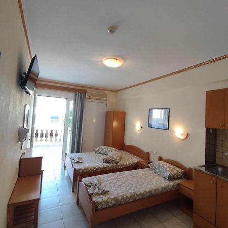 Villa Cosmos Inn Olympiakí Aktí Exteriér fotografie