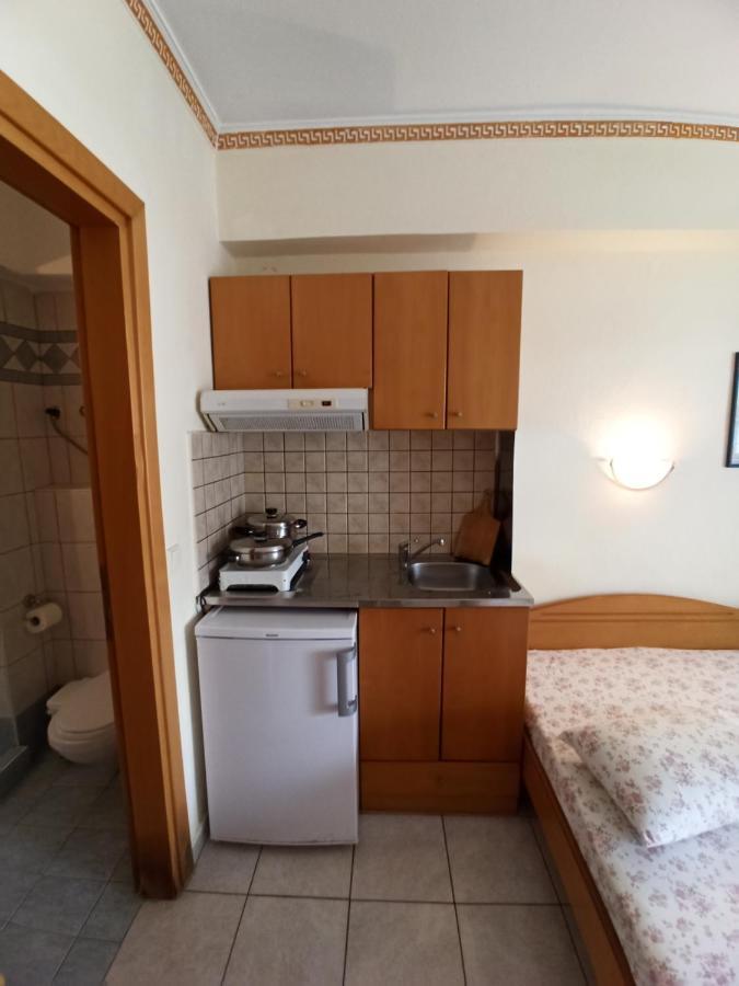 Villa Cosmos Inn Olympiakí Aktí Exteriér fotografie