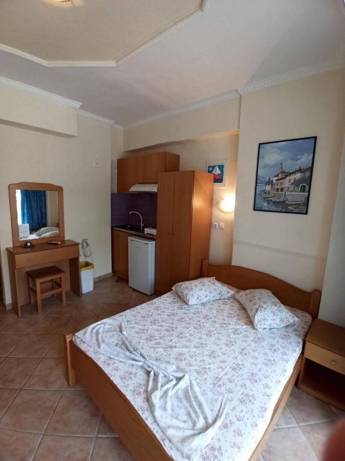 Villa Cosmos Inn Olympiakí Aktí Exteriér fotografie